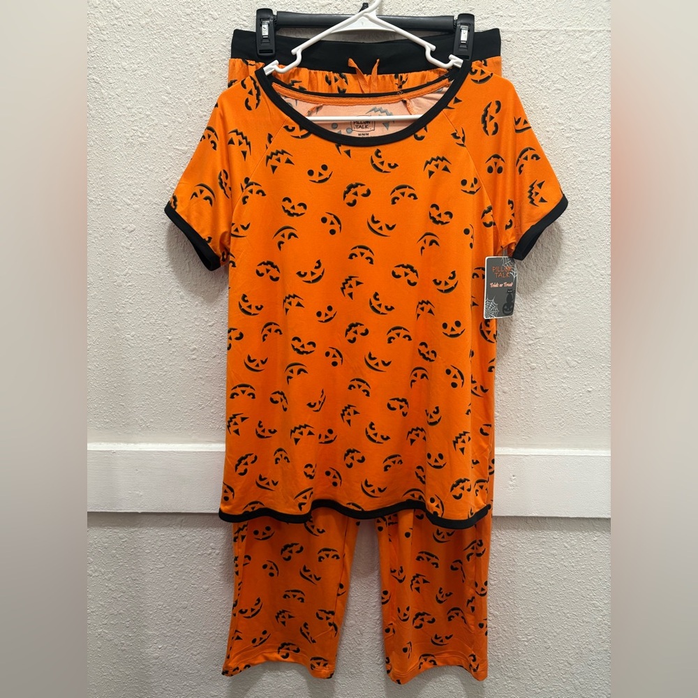 Pillow Talk Halloween Jack-O'-Lantern Women Pajama Set NWT Medium